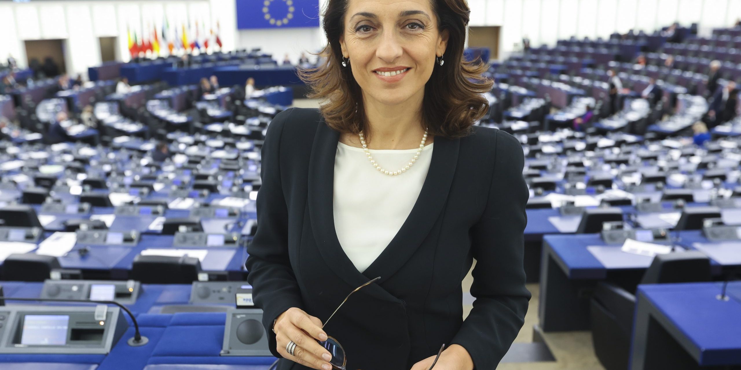 EP-137871A_Tinagli_portrait